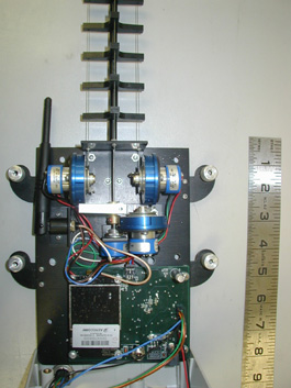 Scale indicates the small size of AcuPath(tm) and the displacement sensors.